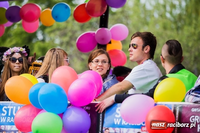 Zdjęcie w galerii na portalu naszraciborz.pl: Juwenalia 2016. Przejazd studentów na Zamek Piastowski wiadomości z regionu