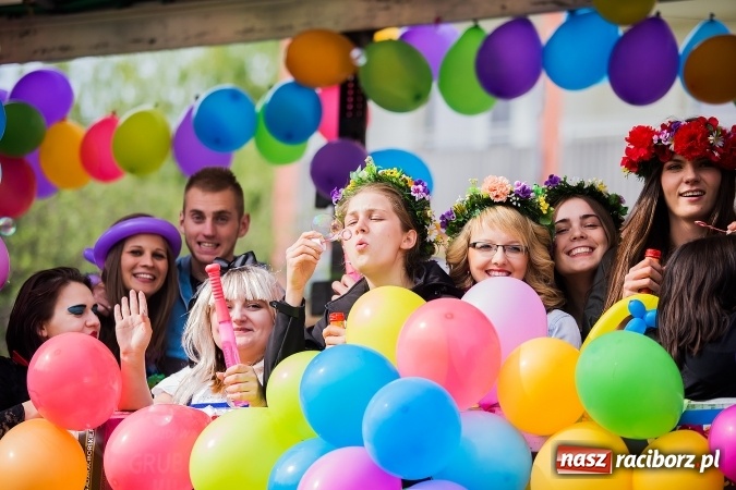 Zdjęcie w galerii na portalu naszraciborz.pl: Juwenalia 2016. Przejazd studentów na Zamek Piastowski wiadomości z regionu