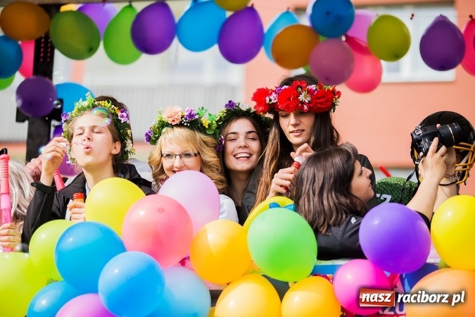 Zdjęcie w galerii na portalu naszraciborz.pl: Juwenalia 2016. Przejazd studentów na Zamek Piastowski wiadomości z regionu