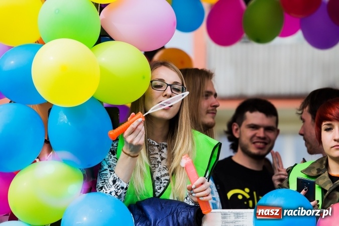 Zdjęcie w galerii na portalu naszraciborz.pl: Juwenalia 2016. Przejazd studentów na Zamek Piastowski wiadomości z regionu