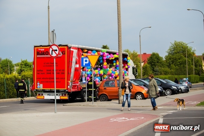 Zdjęcie w galerii na portalu naszraciborz.pl: Juwenalia 2016. Przejazd studentów na Zamek Piastowski wiadomości z regionu