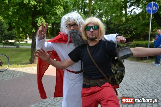 Zdjęcie w galerii na portalu naszraciborz.pl: Juwenalia 2016. Przejazd studentów na Zamek Piastowski wiadomości z regionu