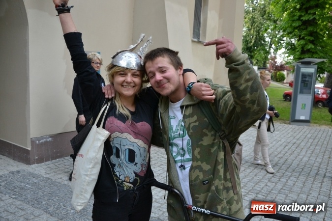 Zdjęcie w galerii na portalu naszraciborz.pl: Juwenalia 2016. Przejazd studentów na Zamek Piastowski wiadomości z regionu