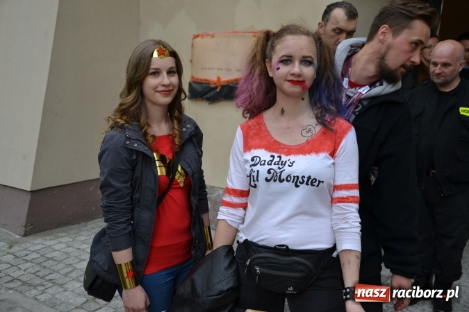 Zdjęcie w galerii na portalu naszraciborz.pl: Juwenalia 2016. Przejazd studentów na Zamek Piastowski wiadomości z regionu