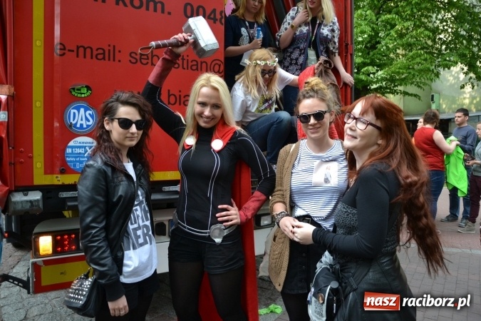 Zdjęcie w galerii na portalu naszraciborz.pl: Juwenalia 2016. Przejazd studentów na Zamek Piastowski wiadomości z regionu