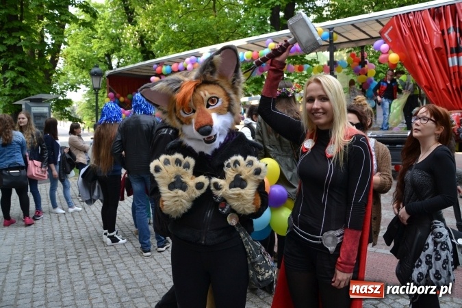 Zdjęcie w galerii na portalu naszraciborz.pl: Juwenalia 2016. Przejazd studentów na Zamek Piastowski wiadomości z regionu
