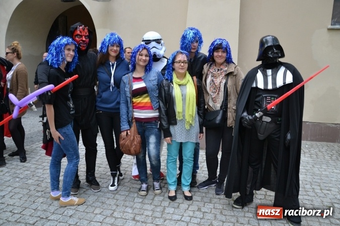 Zdjęcie w galerii na portalu naszraciborz.pl: Juwenalia 2016. Przejazd studentów na Zamek Piastowski wiadomości z regionu