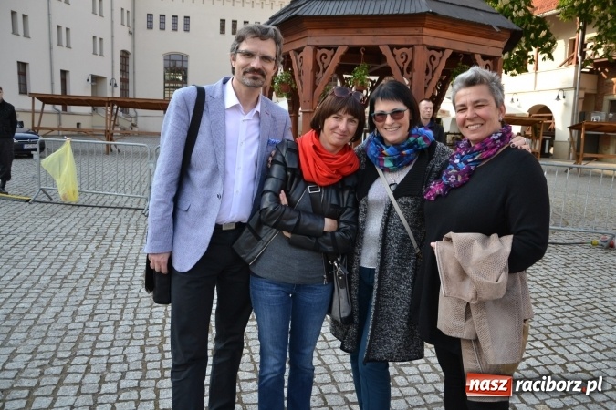 Zdjęcie w galerii na portalu naszraciborz.pl: Juwenalia 2016. Przejazd studentów na Zamek Piastowski wiadomości z regionu