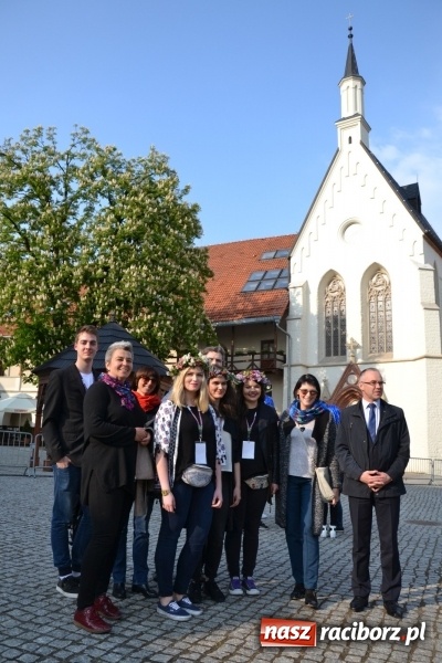Zdjęcie w galerii na portalu naszraciborz.pl: Juwenalia 2016. Przejazd studentów na Zamek Piastowski wiadomości z regionu