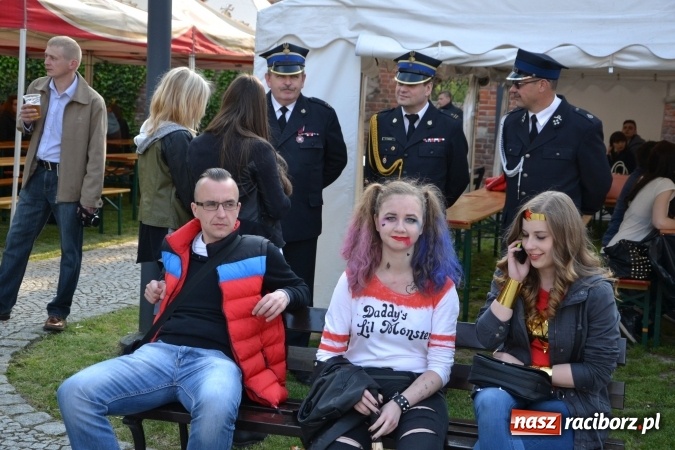 Zdjęcie w galerii na portalu naszraciborz.pl: Juwenalia 2016. Przejazd studentów na Zamek Piastowski wiadomości z regionu