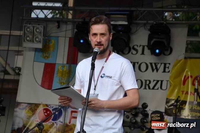 Zdjęcie w galerii na portalu naszraciborz.pl: Juwenalia 2016. Przejazd studentów na Zamek Piastowski wiadomości z regionu