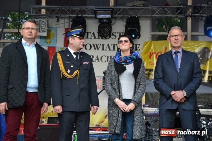 Zdjęcie w galerii na portalu naszraciborz.pl: Juwenalia 2016. Przejazd studentów na Zamek Piastowski wiadomości z regionu