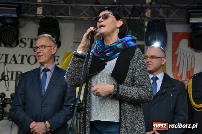 Zdjęcie w galerii na portalu naszraciborz.pl: Juwenalia 2016. Przejazd studentów na Zamek Piastowski wiadomości z regionu