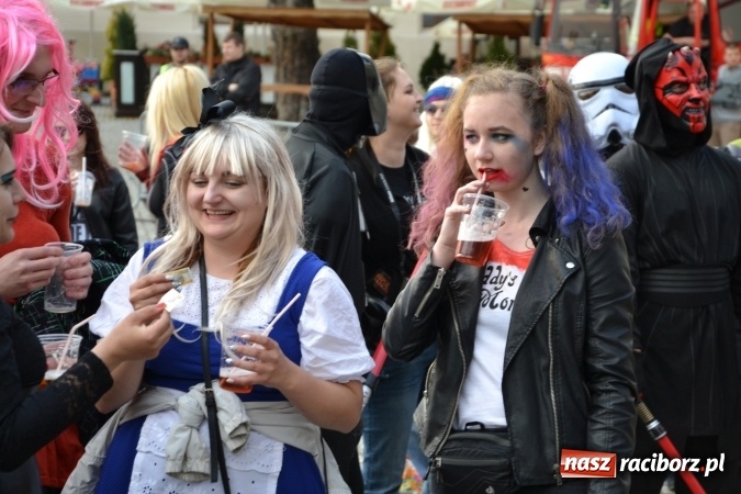 Zdjęcie w galerii na portalu naszraciborz.pl: Juwenalia 2016. Przejazd studentów na Zamek Piastowski wiadomości z regionu