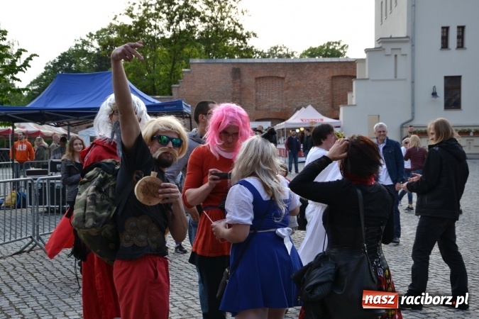 Zdjęcie w galerii na portalu naszraciborz.pl: Juwenalia 2016. Przejazd studentów na Zamek Piastowski wiadomości z regionu