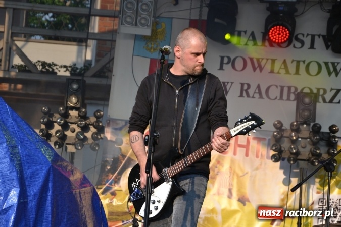 Zdjęcie w galerii na portalu naszraciborz.pl: Juwenalia 2016. Przejazd studentów na Zamek Piastowski wiadomości z regionu