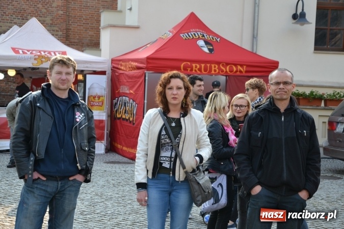 Zdjęcie w galerii na portalu naszraciborz.pl: Juwenalia 2016. Przejazd studentów na Zamek Piastowski wiadomości z regionu