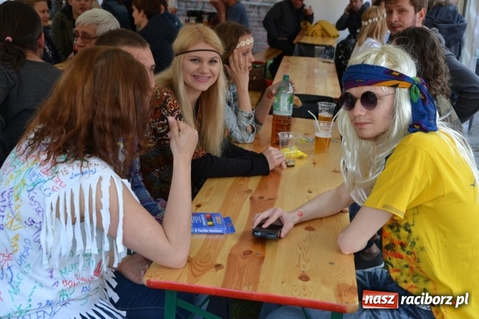 Zdjęcie w galerii na portalu naszraciborz.pl: Juwenalia 2016. Przejazd studentów na Zamek Piastowski wiadomości z regionu