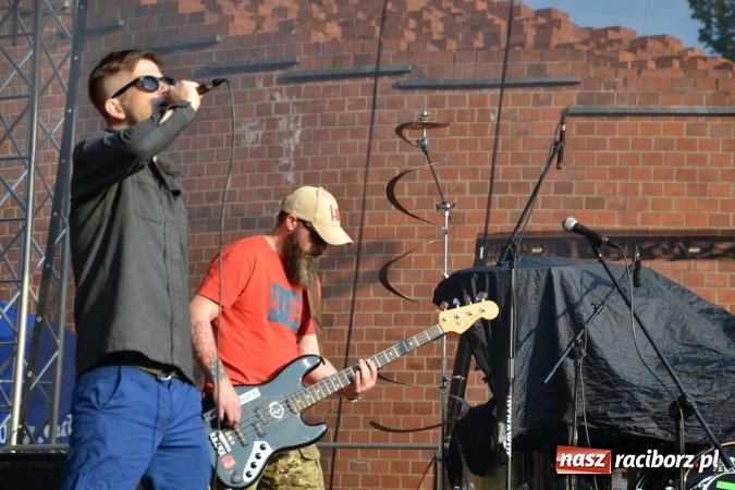 Zdjęcie w galerii na portalu naszraciborz.pl: Juwenalia 2016. Przejazd studentów na Zamek Piastowski wiadomości z regionu