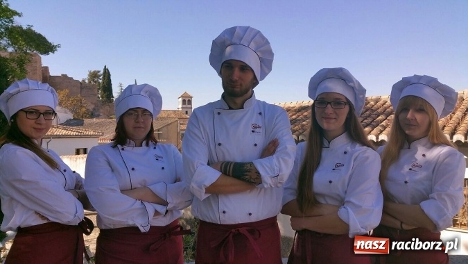 Zdjęcie w galerii na portalu naszraciborz.pl: Z Raciborza do Hiszpanii, czyli uczniowie CKZiU nr 1 na ciekawych praktykach wiadomości z regionu