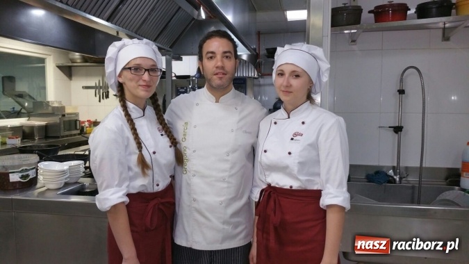 Zdjęcie w galerii na portalu naszraciborz.pl: Z Raciborza do Hiszpanii, czyli uczniowie CKZiU nr 1 na ciekawych praktykach wiadomości z regionu