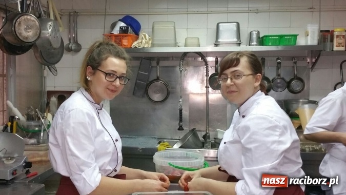 Zdjęcie w galerii na portalu naszraciborz.pl: Z Raciborza do Hiszpanii, czyli uczniowie CKZiU nr 1 na ciekawych praktykach wiadomości z regionu