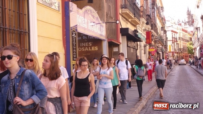 Zdjęcie w galerii na portalu naszraciborz.pl: Z Raciborza do Hiszpanii, czyli uczniowie CKZiU nr 1 na ciekawych praktykach wiadomości z regionu