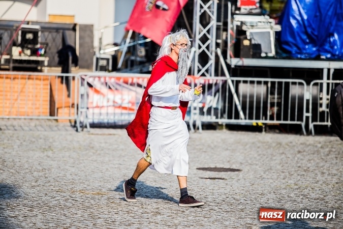 Zdjęcie w galerii na portalu naszraciborz.pl: Juwenalia Raciborskie 2016 już za nami. Grubson porwał publiczność wiadomości z regionu
