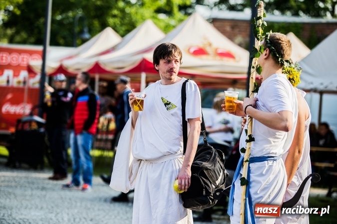 Zdjęcie w galerii na portalu naszraciborz.pl: Juwenalia Raciborskie 2016 już za nami. Grubson porwał publiczność wiadomości z regionu