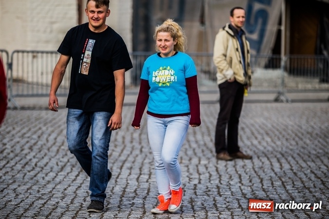 Zdjęcie w galerii na portalu naszraciborz.pl: Juwenalia Raciborskie 2016 już za nami. Grubson porwał publiczność wiadomości z regionu