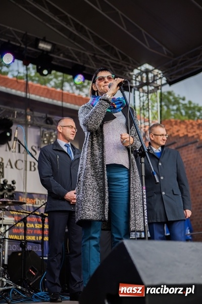 Zdjęcie w galerii na portalu naszraciborz.pl: Juwenalia Raciborskie 2016 już za nami. Grubson porwał publiczność wiadomości z regionu