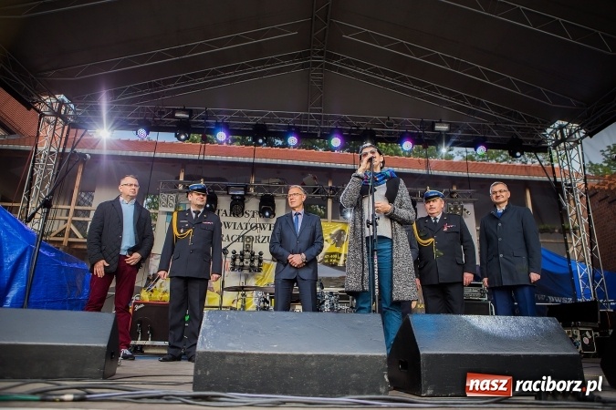 Zdjęcie w galerii na portalu naszraciborz.pl: Juwenalia Raciborskie 2016 już za nami. Grubson porwał publiczność wiadomości z regionu