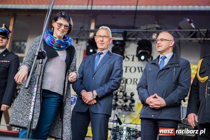 Zdjęcie w galerii na portalu naszraciborz.pl: Juwenalia Raciborskie 2016 już za nami. Grubson porwał publiczność wiadomości z regionu