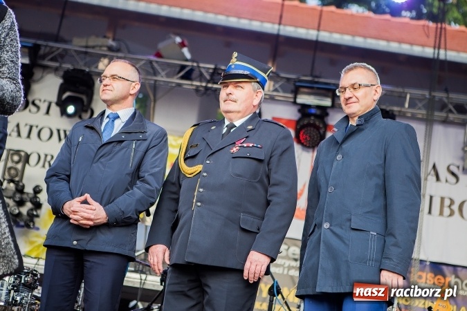 Zdjęcie w galerii na portalu naszraciborz.pl: Juwenalia Raciborskie 2016 już za nami. Grubson porwał publiczność wiadomości z regionu