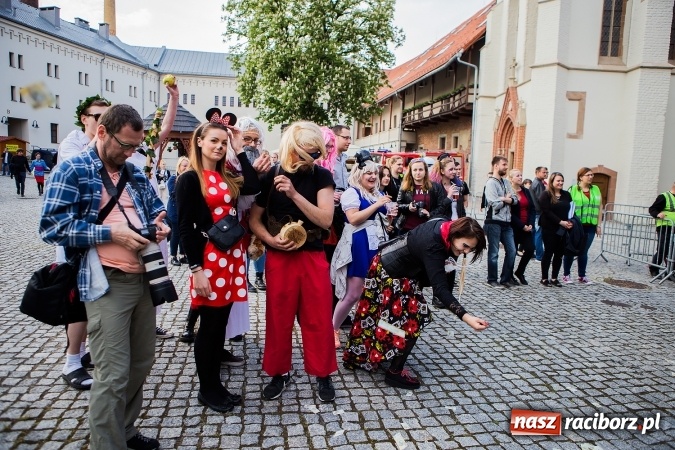 Zdjęcie w galerii na portalu naszraciborz.pl: Juwenalia Raciborskie 2016 już za nami. Grubson porwał publiczność wiadomości z regionu