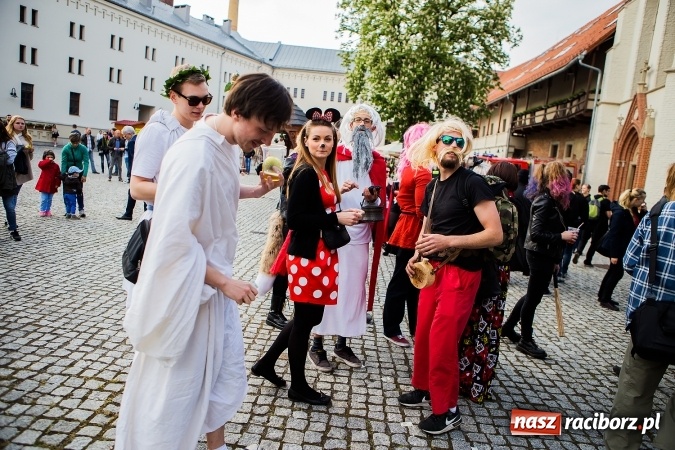 Zdjęcie w galerii na portalu naszraciborz.pl: Juwenalia Raciborskie 2016 już za nami. Grubson porwał publiczność wiadomości z regionu