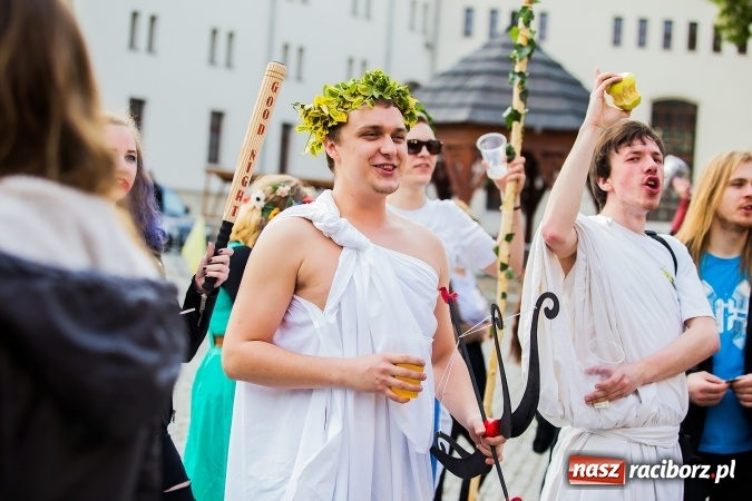 Zdjęcie w galerii na portalu naszraciborz.pl: Juwenalia Raciborskie 2016 już za nami. Grubson porwał publiczność wiadomości z regionu