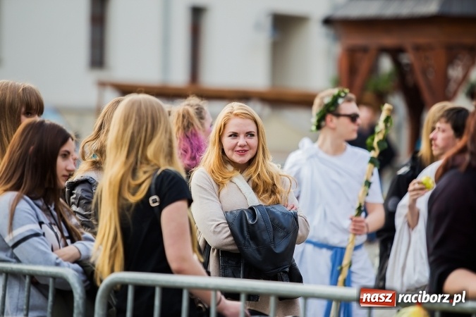 Zdjęcie w galerii na portalu naszraciborz.pl: Juwenalia Raciborskie 2016 już za nami. Grubson porwał publiczność wiadomości z regionu