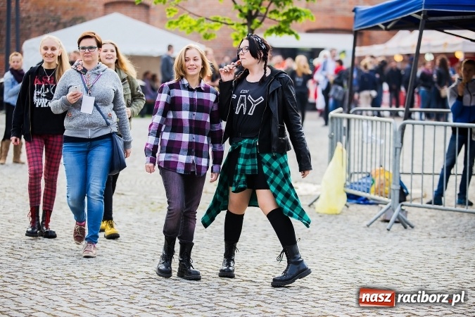 Zdjęcie w galerii na portalu naszraciborz.pl: Juwenalia Raciborskie 2016 już za nami. Grubson porwał publiczność wiadomości z regionu