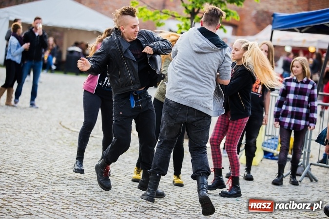 Zdjęcie w galerii na portalu naszraciborz.pl: Juwenalia Raciborskie 2016 już za nami. Grubson porwał publiczność wiadomości z regionu