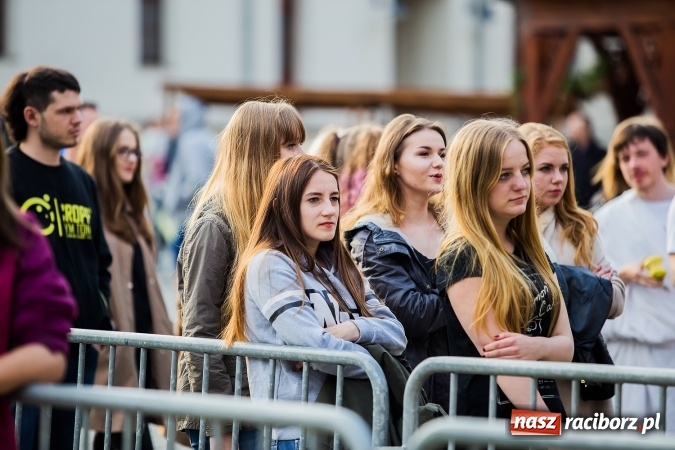 Zdjęcie w galerii na portalu naszraciborz.pl: Juwenalia Raciborskie 2016 już za nami. Grubson porwał publiczność wiadomości z regionu