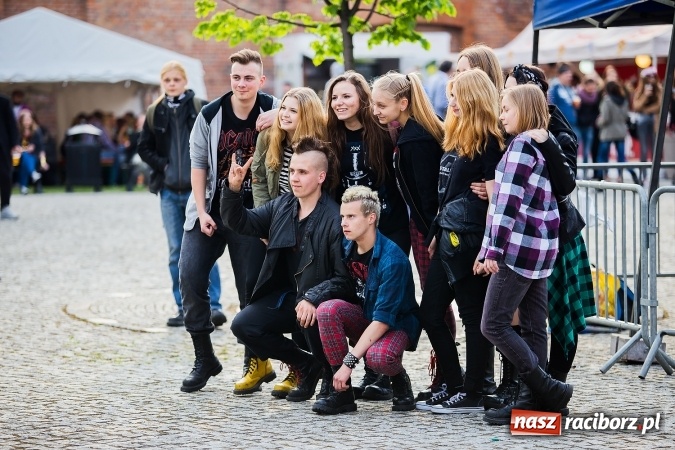 Zdjęcie w galerii na portalu naszraciborz.pl: Juwenalia Raciborskie 2016 już za nami. Grubson porwał publiczność wiadomości z regionu