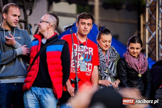 Zdjęcie w galerii na portalu naszraciborz.pl: Juwenalia Raciborskie 2016 już za nami. Grubson porwał publiczność wiadomości z regionu