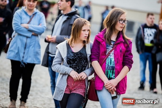 Zdjęcie w galerii na portalu naszraciborz.pl: Juwenalia Raciborskie 2016 już za nami. Grubson porwał publiczność wiadomości z regionu