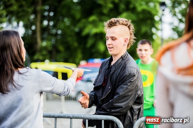 Zdjęcie w galerii na portalu naszraciborz.pl: Juwenalia Raciborskie 2016 już za nami. Grubson porwał publiczność wiadomości z regionu