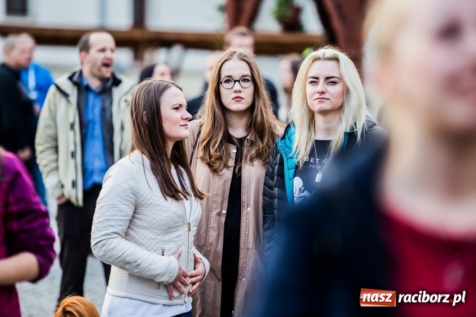 Zdjęcie w galerii na portalu naszraciborz.pl: Juwenalia Raciborskie 2016 już za nami. Grubson porwał publiczność wiadomości z regionu