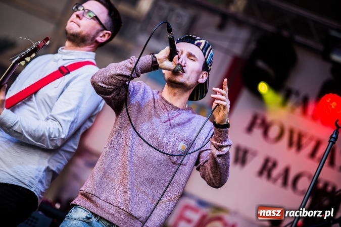 Zdjęcie w galerii na portalu naszraciborz.pl: Juwenalia Raciborskie 2016 już za nami. Grubson porwał publiczność wiadomości z regionu