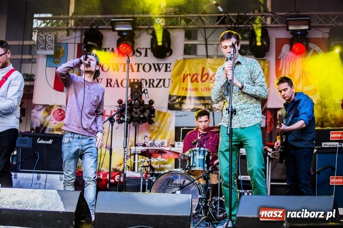 Zdjęcie w galerii na portalu naszraciborz.pl: Juwenalia Raciborskie 2016 już za nami. Grubson porwał publiczność wiadomości z regionu