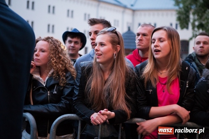 Zdjęcie w galerii na portalu naszraciborz.pl: Juwenalia Raciborskie 2016 już za nami. Grubson porwał publiczność wiadomości z regionu