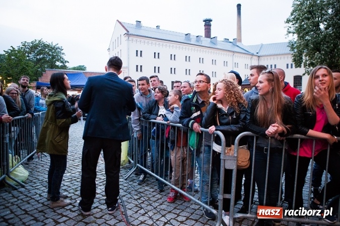 Zdjęcie w galerii na portalu naszraciborz.pl: Juwenalia Raciborskie 2016 już za nami. Grubson porwał publiczność wiadomości z regionu